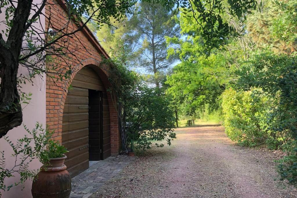 La Casa Nel Bosco Villa Lari Екстериор снимка