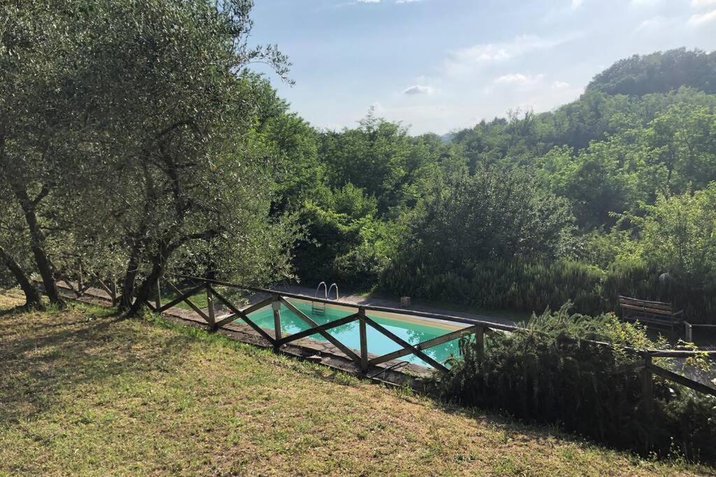 La Casa Nel Bosco Villa Lari Екстериор снимка